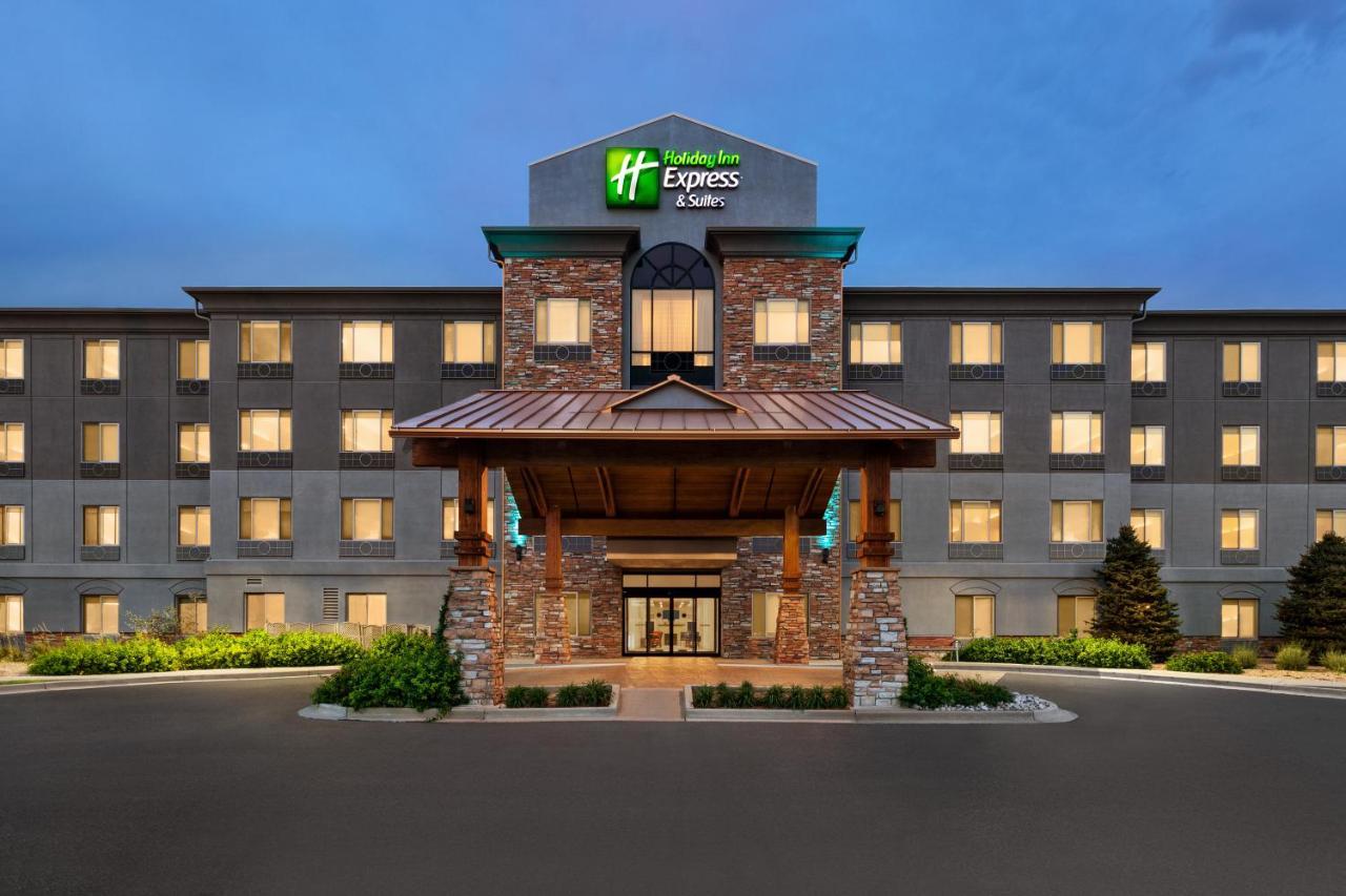 Holiday Inn Express & Suites Denver Airport, An Ihg Hotel Exterior photo